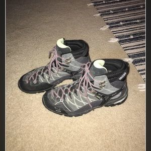 Salewa Hiking Boots. Only used once.